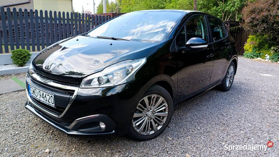 Peugeot 208 serwisowany w ASO niski światła przeciwmgielne Wodzisław Śląski