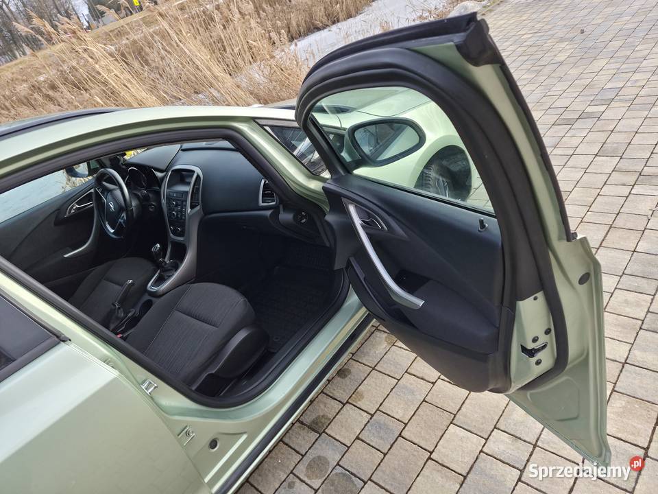 Opel Astra J stan techniczny przeglądzieSpalanie Radomsko