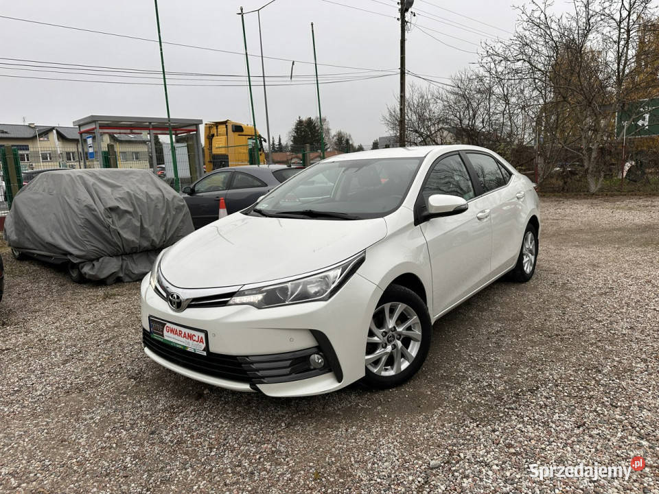 Toyota Corolla 16 benzynaBiała perłaKamera centralny zamek mazowieckie Warszawa