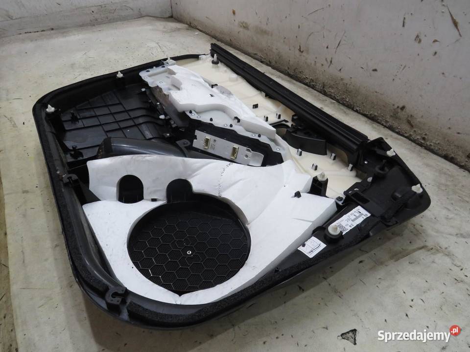 BOCZEK DRZWI PRAWY RZÓD MAZDA 3 BM 13 Tapicerki samochodowe