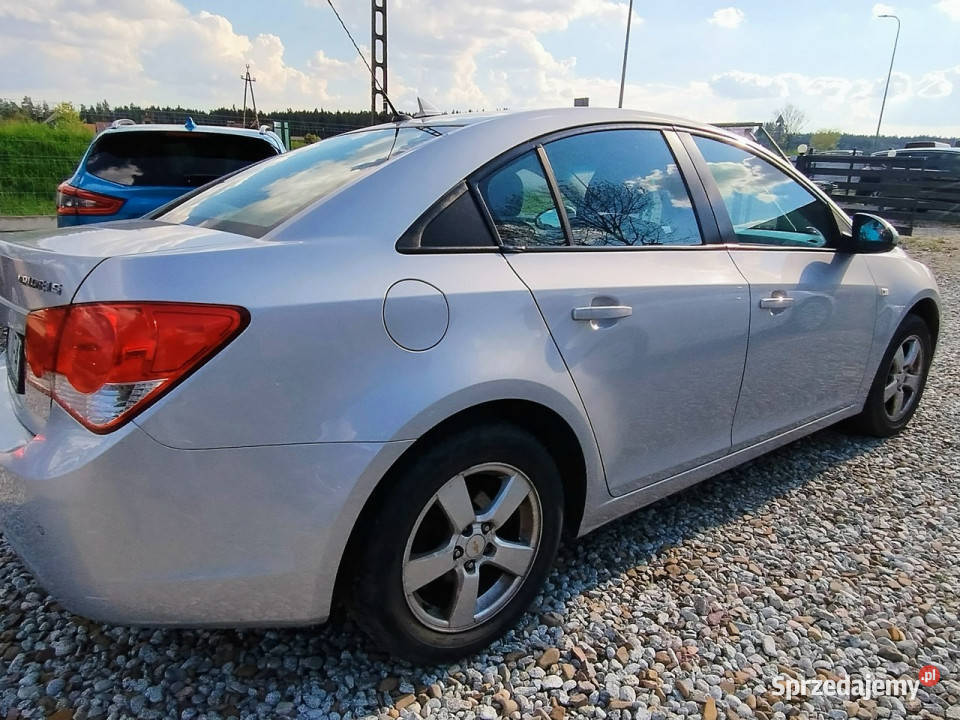 Chevrolet Cruze 18 140Sedan Rok produkcji 2010