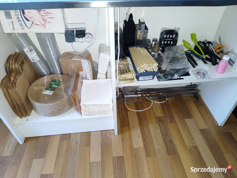 Przyczepa gastronomiczna Food Truckz odbiorem Wrocław