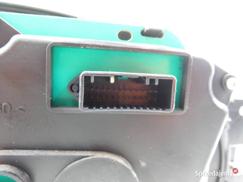 LICZNIK DACIA SANDERO I 15 dCi P248100568R