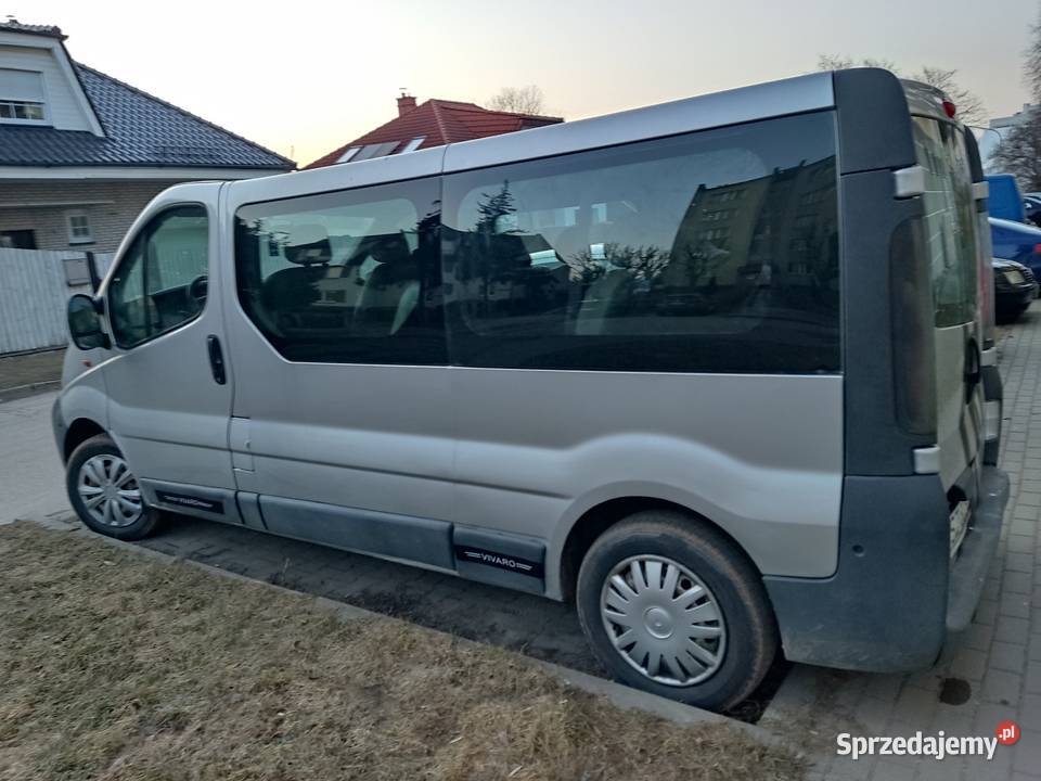 OPEL VIVARO 9osob r2005p19diesel opłaty Rok produkcji 2005 Opel Elbląg