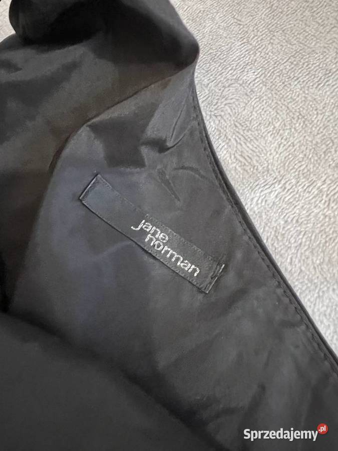 Sukienka na jedno ramię czarna ze zdobieniem na Jasło sprzedam