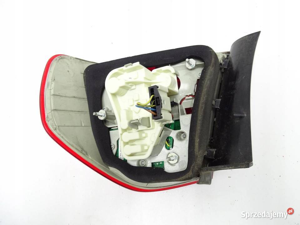 LAMPA LEWY LEWA TYŁ TYLNA W BŁOTNIK BMW E90 LIFT