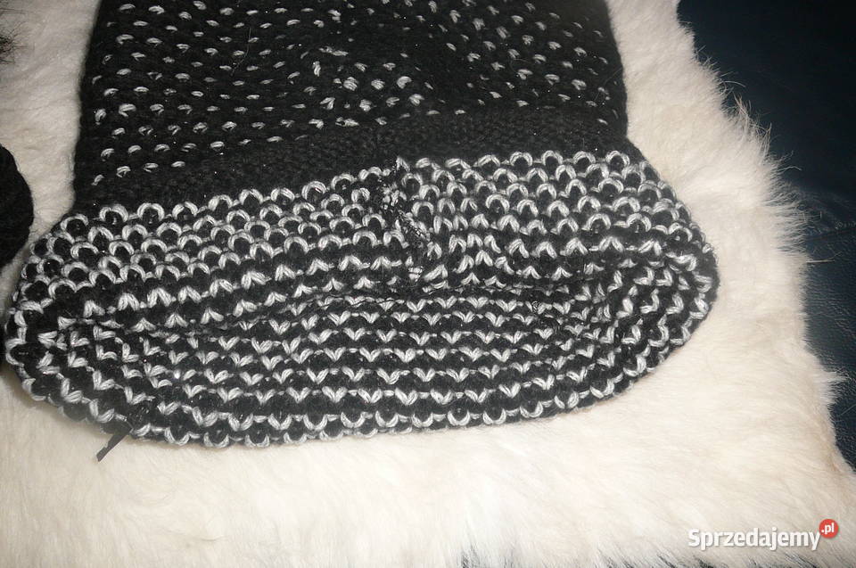 Czarna czapka i Komin Wrocław