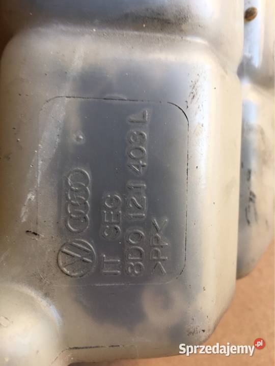 Zbiorniczek wyrównawczy Passat b5 8D0121403L