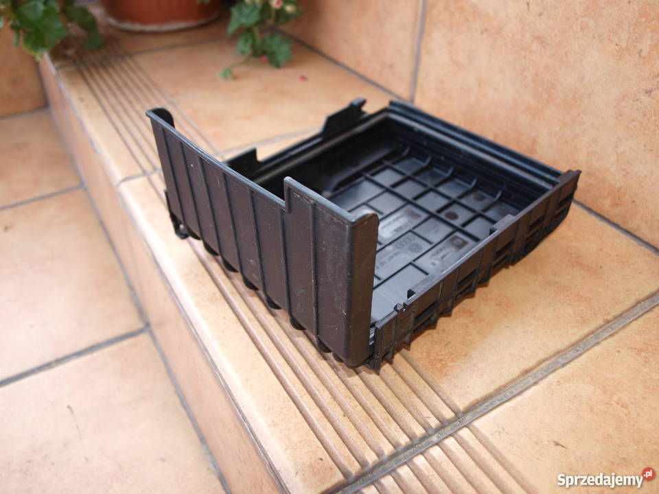 VW Golf Touran Tiguan Scirocco osłona skrzynka