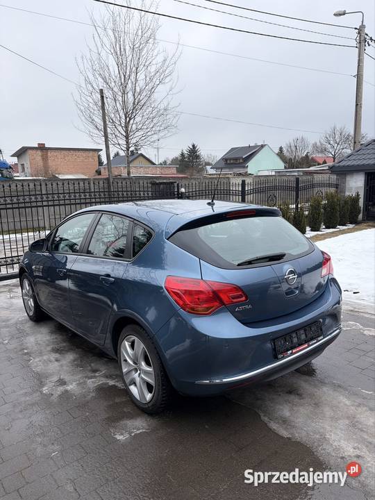 Opel Astra 14T HB Active Astra Okuniew