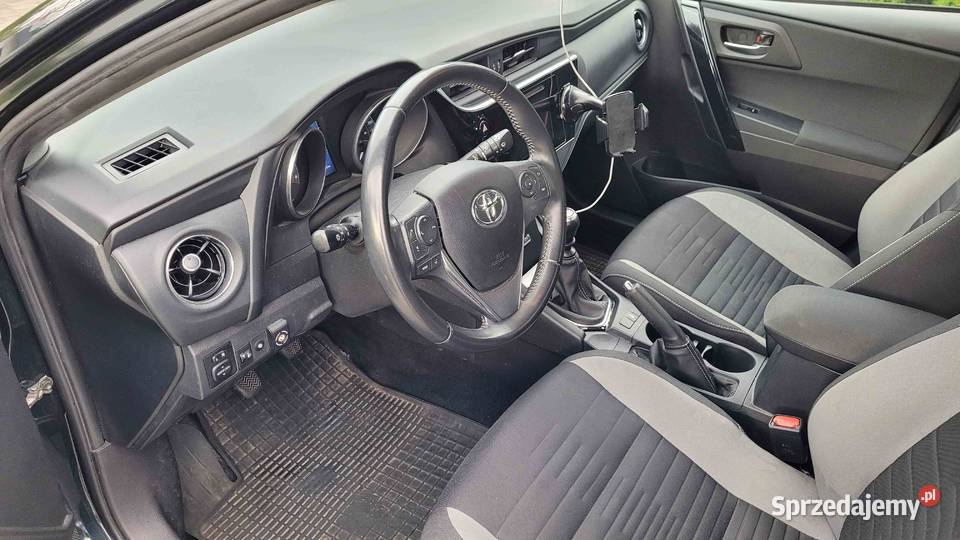 Toyota Auris 16 LPG kombi 2016 śląskie Łaziska Górne
