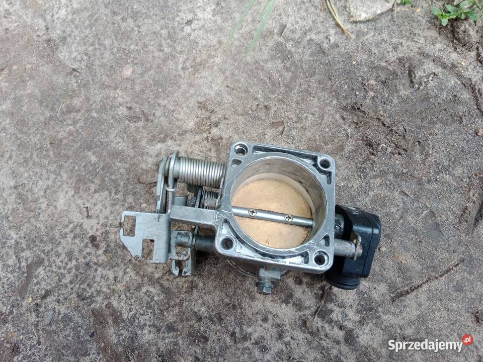 Przepustnica BMW E32 m30b35 osobowe mazowieckie Stara Dąbrowa