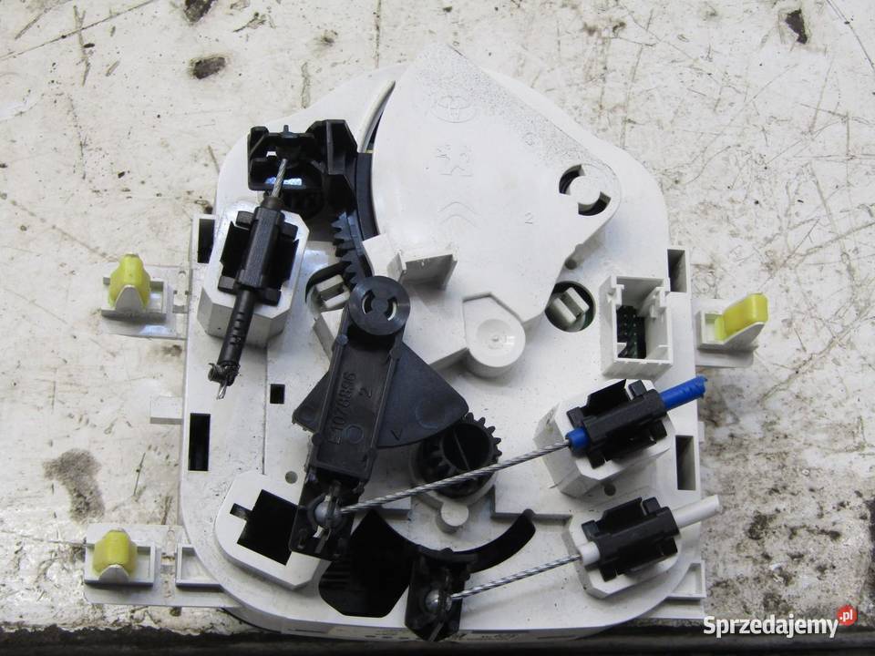 PANEL NAWIEWU KLIMATYZACJI AYGO II PEUGEOT 108 osobowe sprzedam