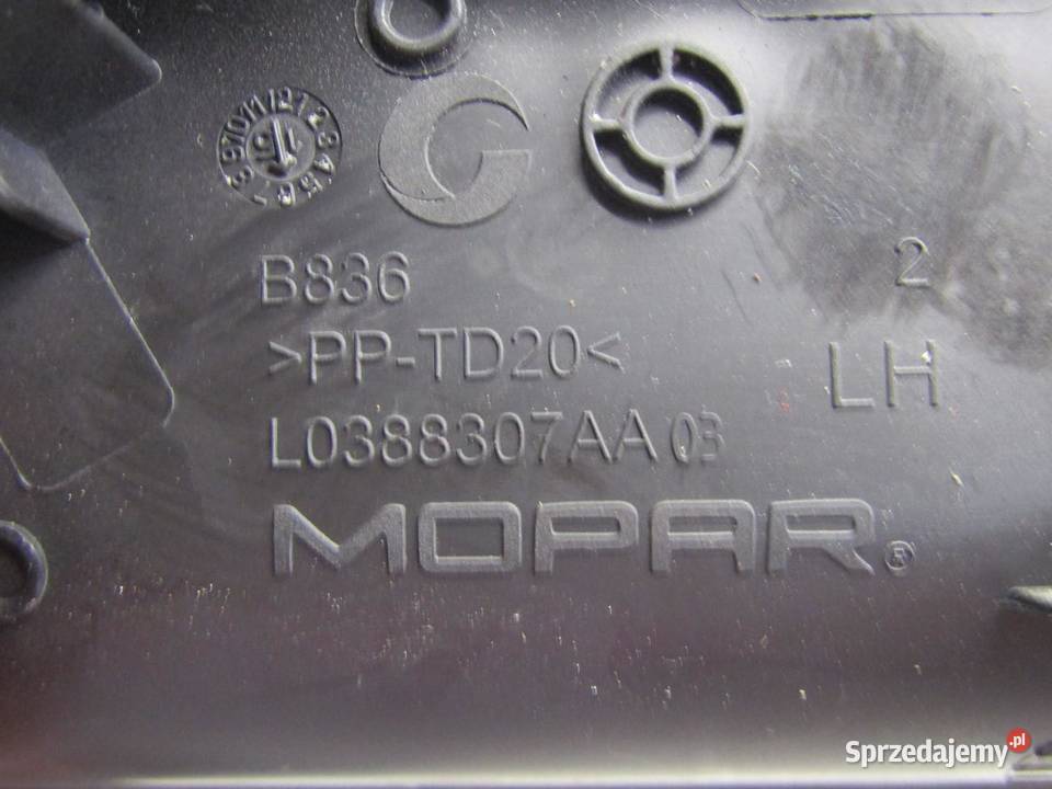 OSŁONA ZAŚLEPKA FOTELA TYLNEGO LEWA KANAPY