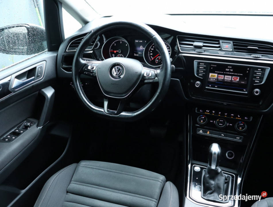 VW Touran 20 TDI czarny Piaseczno