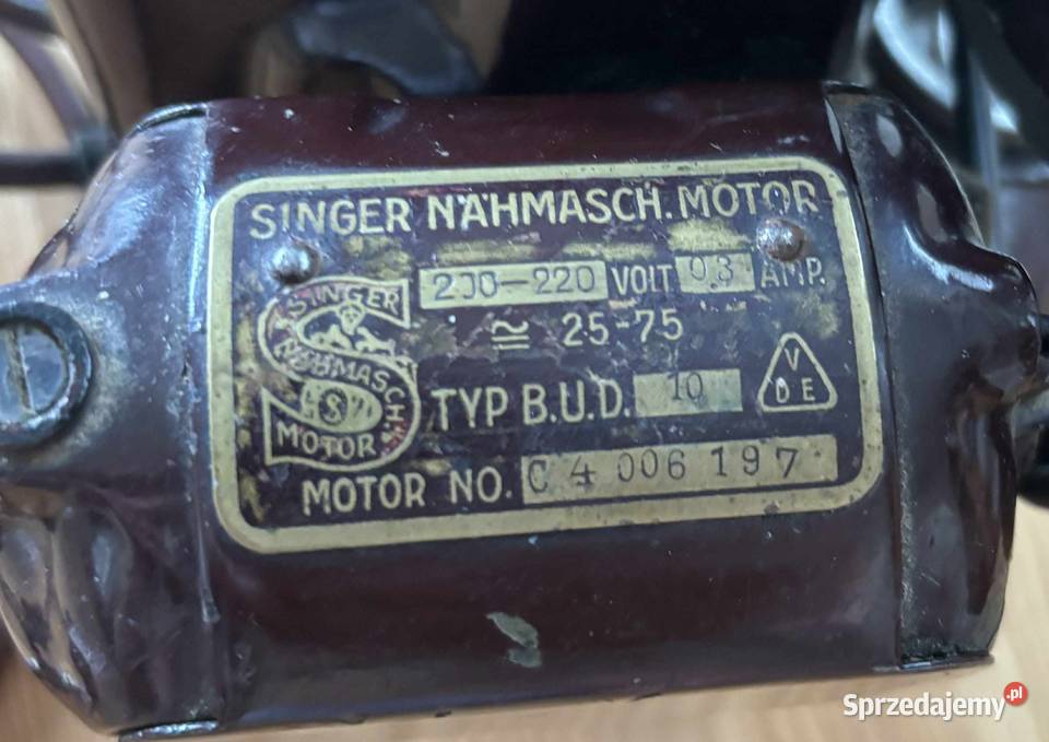 Zabytkowy silnik Singer Warszawa