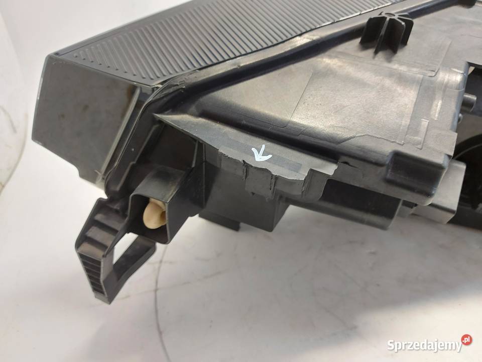 VW ID4 Lampa reflektor przód prawy 11B941036