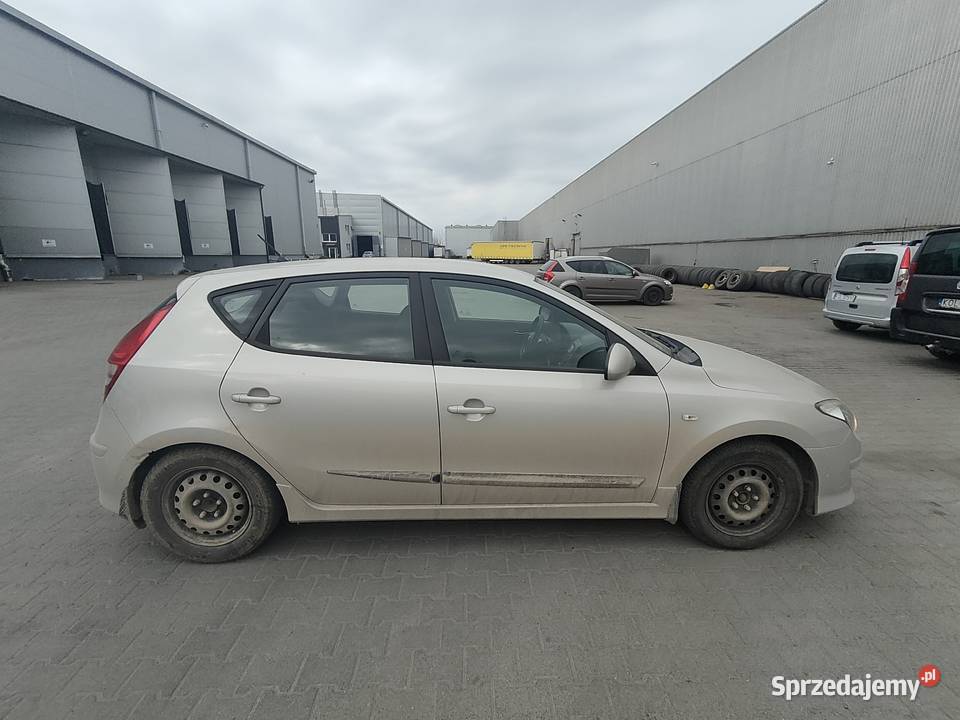 Syndyk sprzeda Hyundai i30 16 2011r mazowieckie