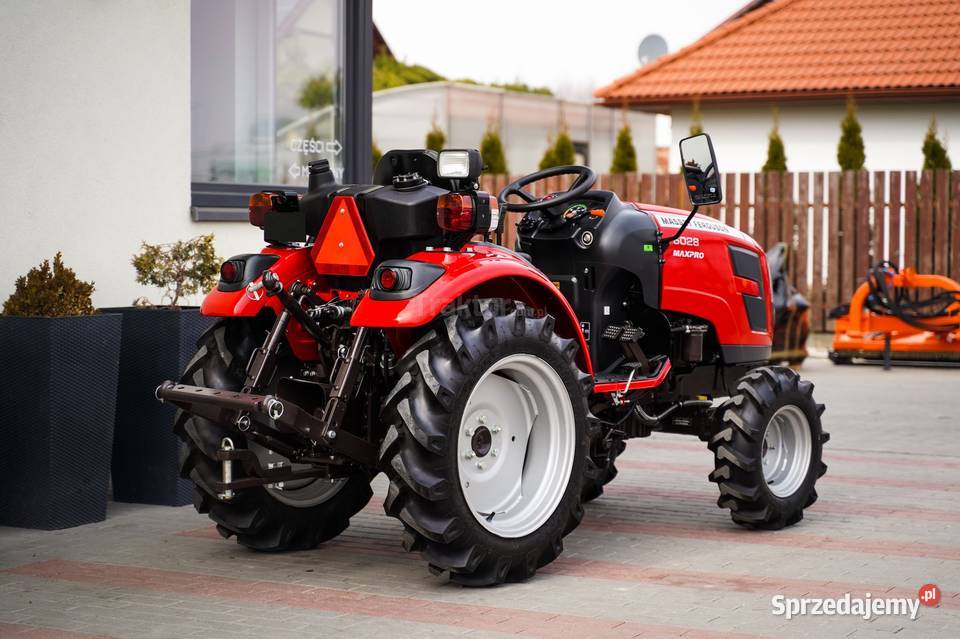 Massey Ferguson MF6028 4 x 4 28 Tajęcina