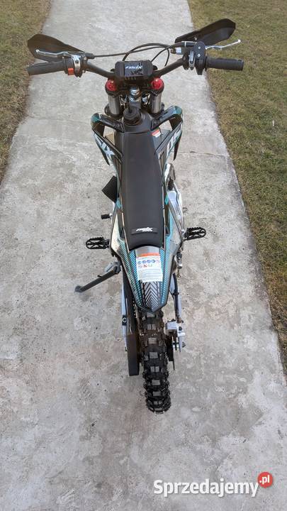 Cross ASIX AB27 poj 125 Nowy stan Idealny 125cm3 Tarnów