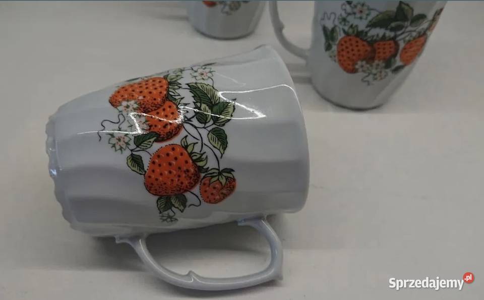 Kubek poziomka Chodzież z lat PRLu Łódź