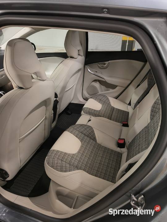 Volvo v40 Momentum 84 przebiegu Ozorków