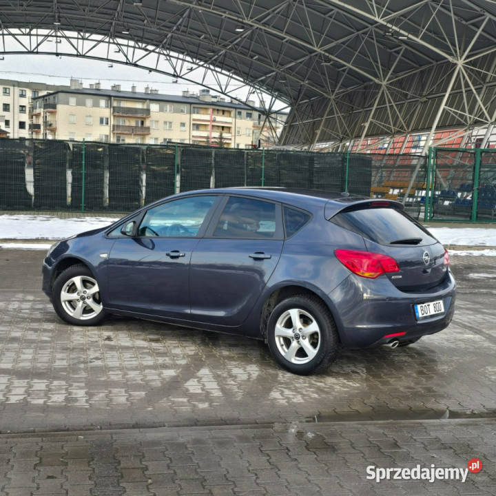 Opel Astra Opel Astra 14 Turbo Cosmo J 20092019
