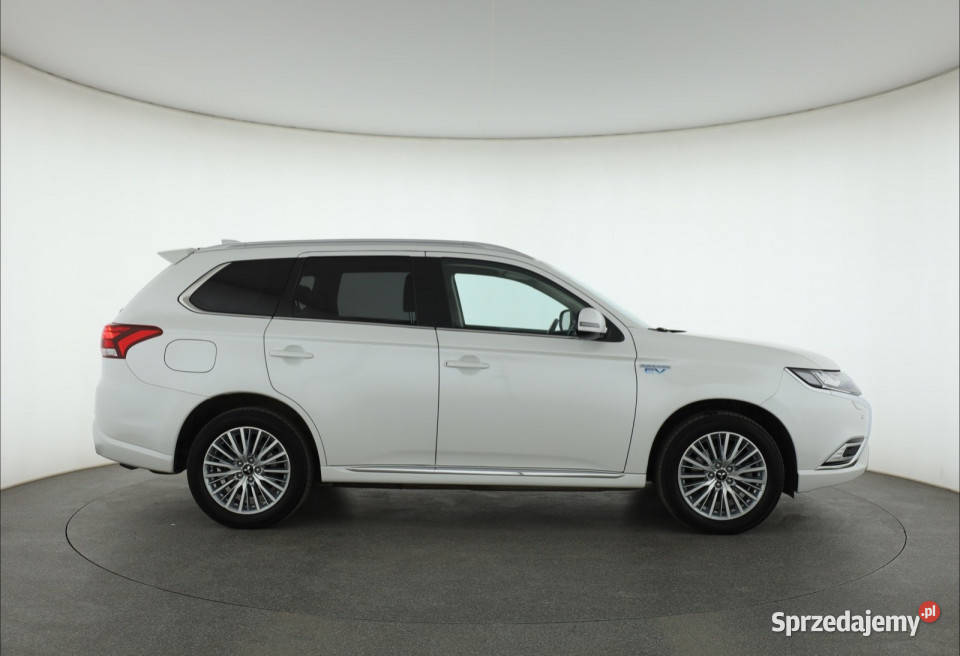 Mitsubishi Outlander 24 PHEV elektrycznie ustawiane fotele Piaseczno