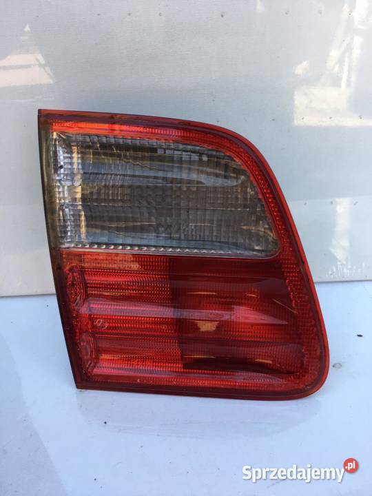 MERCEDES EKLASA W210 LEWA LAMPA W KLAPĘ KOMBI osobowe Ostroróg