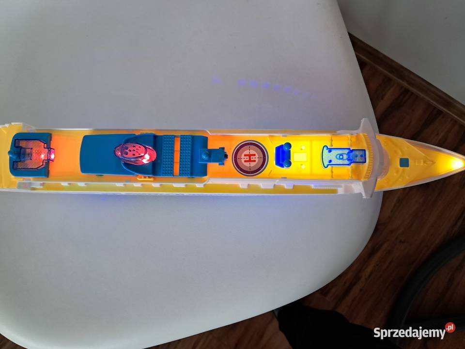 nowy statek jeździ gra i świeci Uszkodzone Samochody i pojazdy świętokrzyskie Sandomierz