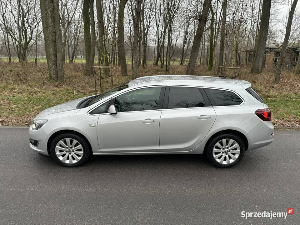 Opel Astra Sport Tourer 20 CDTI 165 2013r Xenon Józefkowo