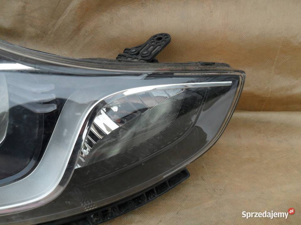 LAMPA PRAWY PRZÓD REFLEKTOR EU HYUNDAI IX20 Lampy przednie