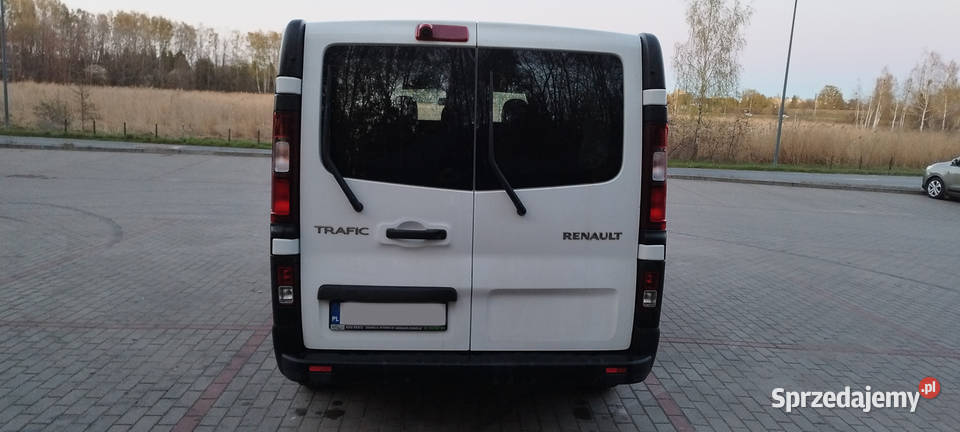 RENAULT TRAFIC III Brygadowy 6 osób TwinTurbo 292866km Olsztyn