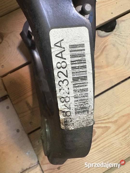 Mopar 68232828AA 68232829AA komplet górnych osobowe Włocławek