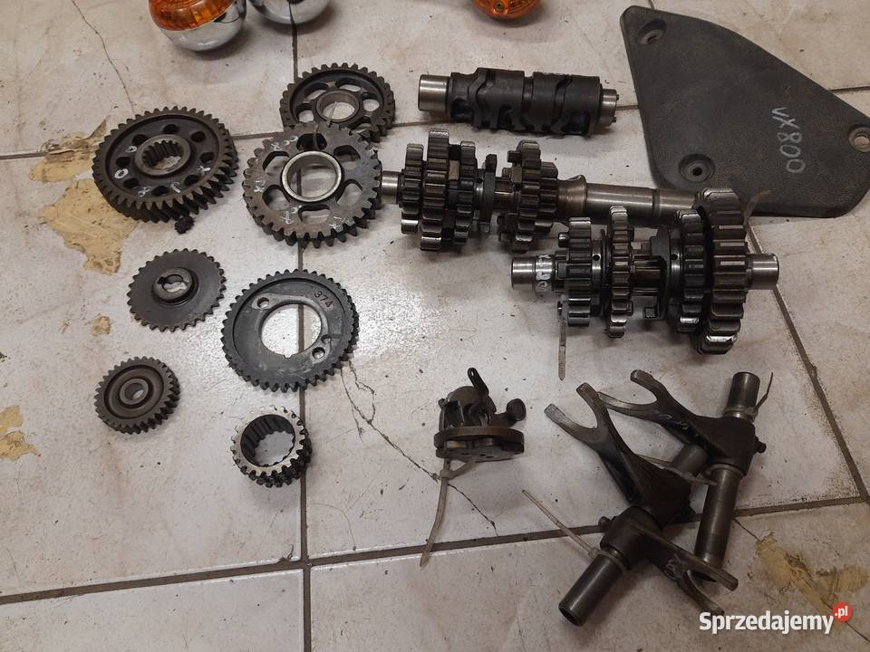 Suzuki VX 800 części kierunkowskaz skrzynia tryb Jelenia Góra