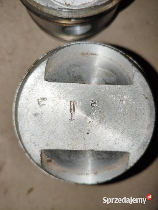 Oryginalne nowe tłoki 7816 z pierścieniami