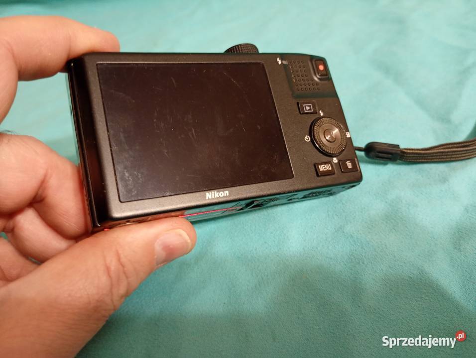 Świetna cyfrówka Nikon Coolpix S8100 Bordowe