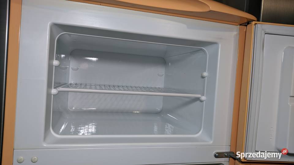 Lodówka Privileg 207 litrów stylizowana na retro