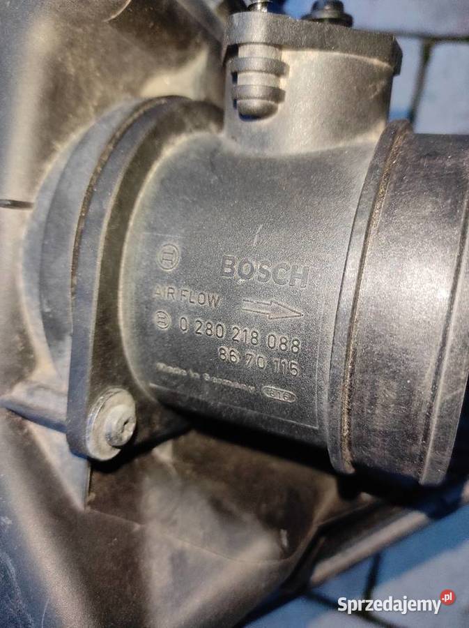 Obudowa filtra powietrza Volvo 25T 8649673 XC70 osobowe Słupca