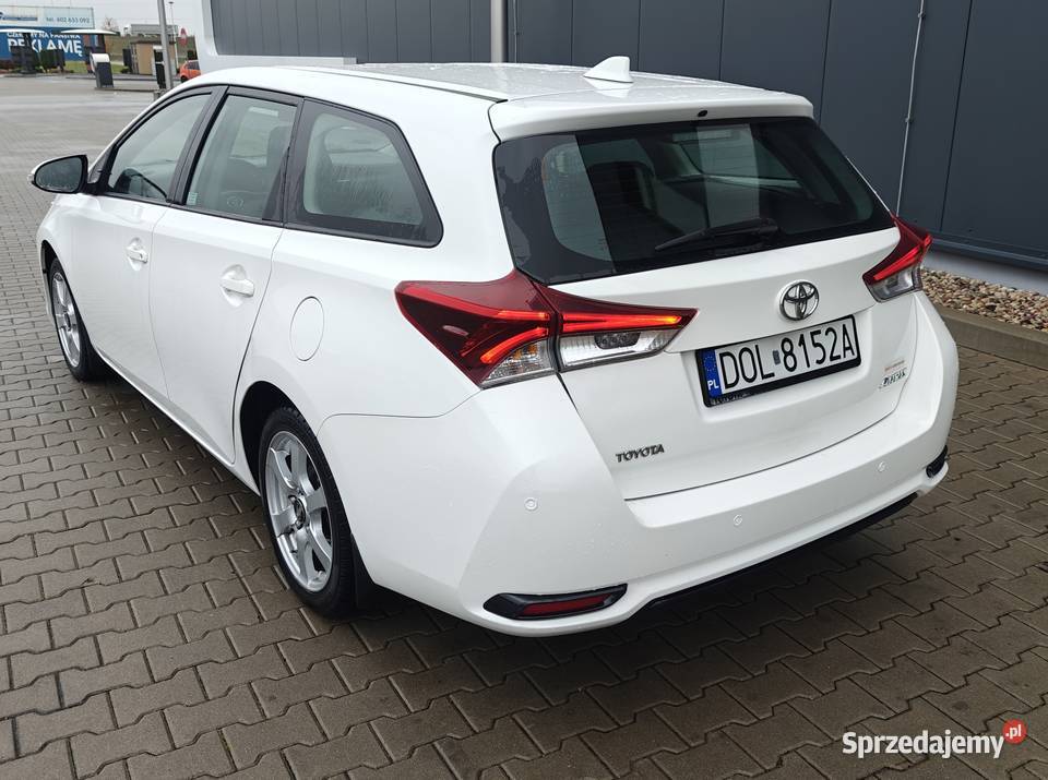Toyota Auris II lift 2017 16 132 benzynaLPG radio Augustów