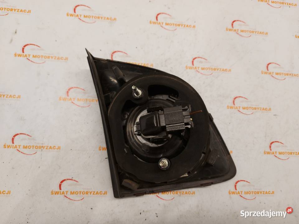 VW GOLF V PLUS 06r lampa prawa tył w klapę Kielce