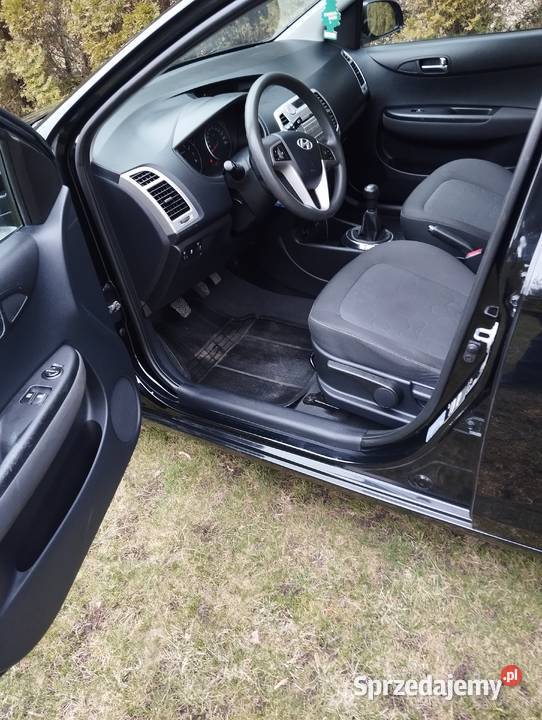 Hyundai i 20 5 drzwi benz bezwypadkowy klima Olsztyn sprzedam