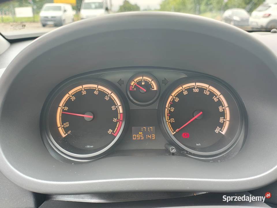 Opel Corsa 12 Benzyna Niski przebieg elektryczne lusterka Zarszyn sprzedam
