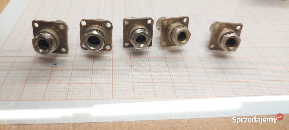 Gniazda BNC 5 A938 Części i akcesoria śląskie sprzedam