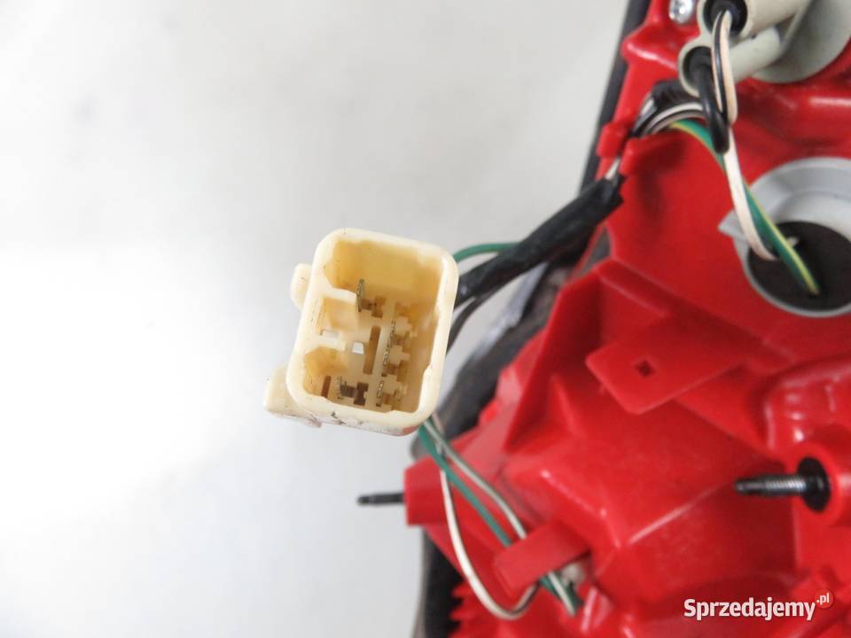LAMPA PRAWA TYLNA TOYOTA RAV 4 III osobowe małopolskie
