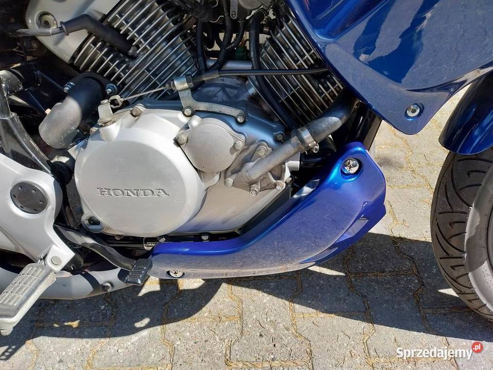 Honda Varadero XL 125 z 2001 roku SUPER STAN Rok produkcji 2001 Szczecin