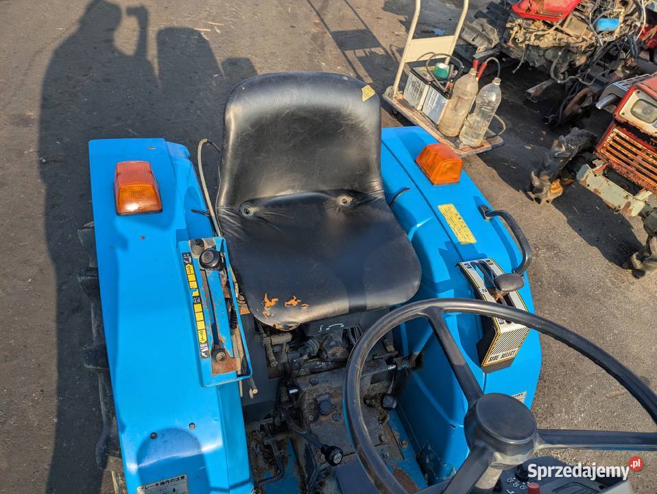 Traktor Mitsubishi MT1601D 16 Skała