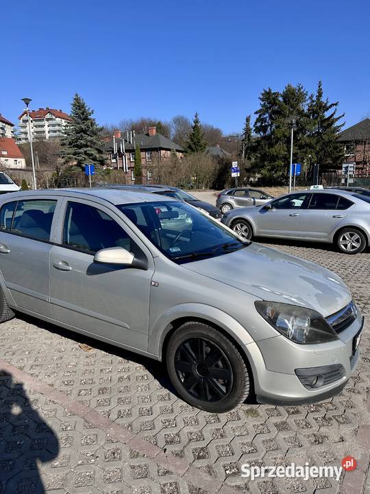 Opel Astra H 14 benzyna hatchback Astra