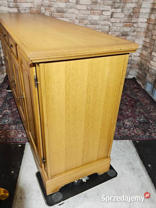 Piękna duża drewniana komoda