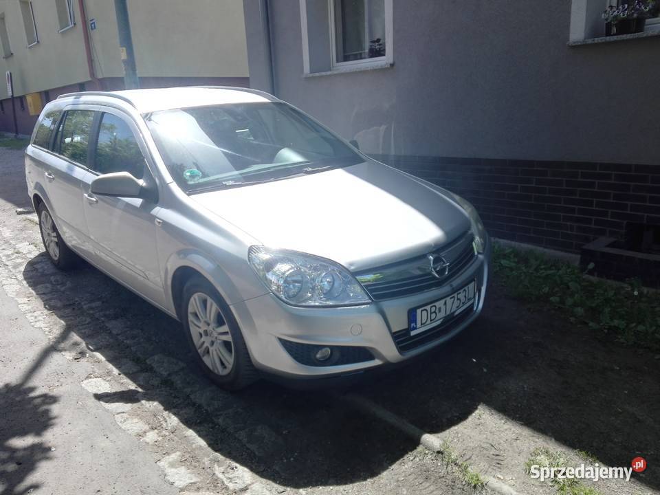 Opel Astra H z Hakiem Rok produkcji 2008 Wałbrzych